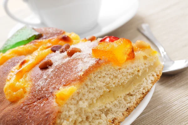 Coca de Sant Joan, typical sweet flat cake from Catalonia, Spain — Stock Photo, Image