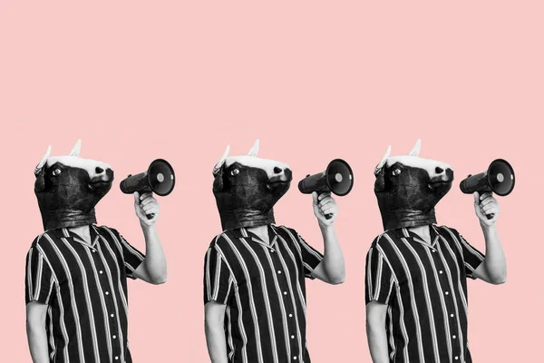 Drie Mannen Met Koeienmaskers Megafoons Zwart Wit Tegen Een Roze — Stockfoto