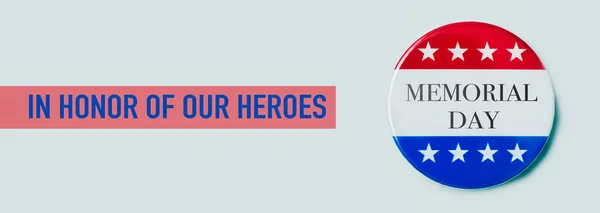 Text Honor Our Heroes Pin Button Text Memorial Day Pale — стоковое фото