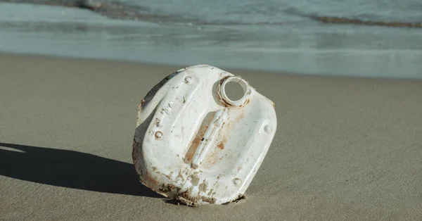 Closeup Piece Used White Plastic Bottle Brought Back Ocean Seashore — Stock Photo, Image