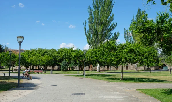 Pamplona Spain June 2022 Some People Sitting Benches Interior Park — Fotografia de Stock