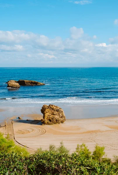 Detail Skalních Útvarů Pláži Grande Plage Francouzském Biarritzu Časně Ráno — Stock fotografie