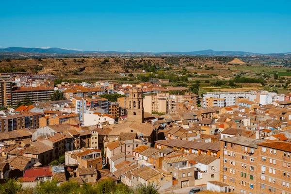 มมองทางอากาศของเม องเก าของ Monzon ในจ งหว Huesca ของอารากอน สเปน นหอระฆ — ภาพถ่ายสต็อก