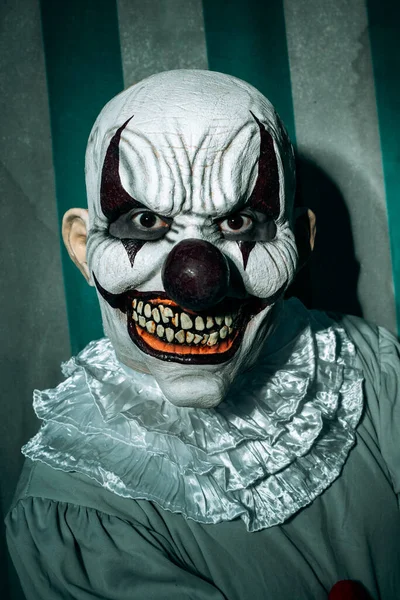 Closeup Creepy Bald Evil Clown Wearing Gray Costume White Ruff — Stock Photo, Image
