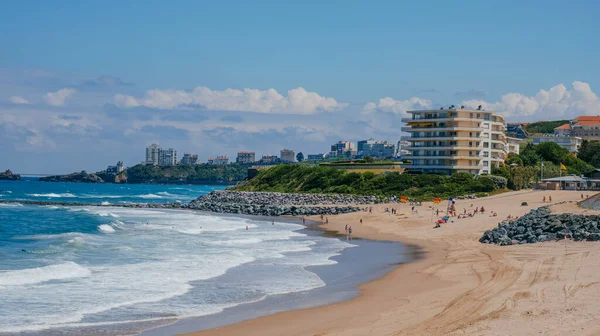 Biarritz Frankrijk Juni 2022 Sommige Mensen Genieten Het Strand Van — Stockfoto