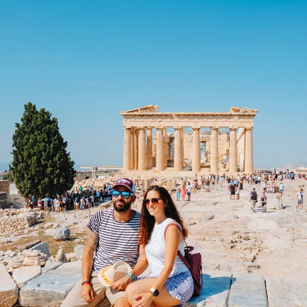 Atina Yunanistan Ağustos 2022 Bir Çift Atina Yunanistan Daki Akropolis — Stok fotoğraf