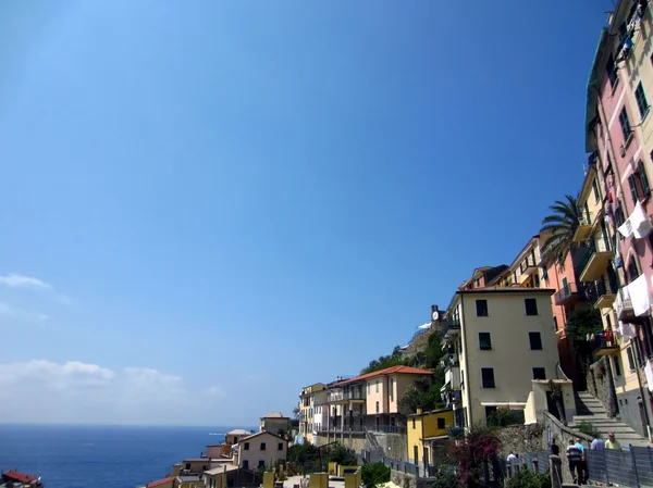 Pueblo en la costa italiana — Foto de Stock