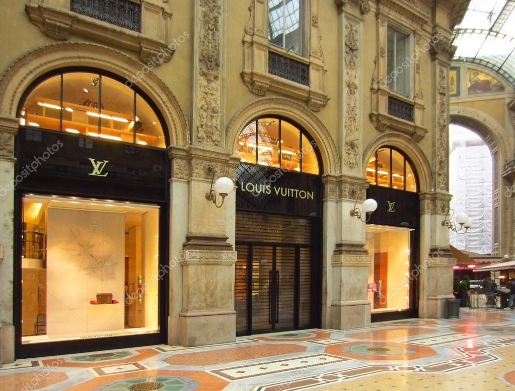 Louis Vuitton Store in Milan – Stock Editorial Photo © julof77 #29345881