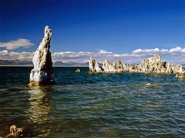 Lago Mono Com Torres Tufa Califórnia — Fotografia de Stock