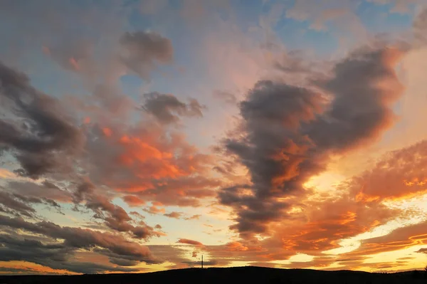 Sonnenuntergang Mit Fernsehturm — Stockfoto