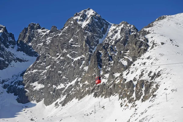 Berge Winter Mit Seilbahn — Stockfoto