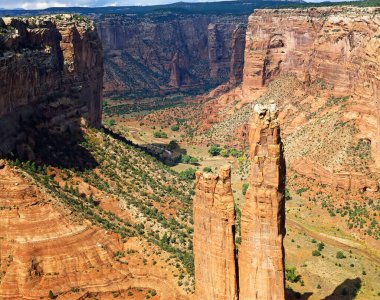 Chelly Kanyonu, Arizona 'daki Spider Rock.