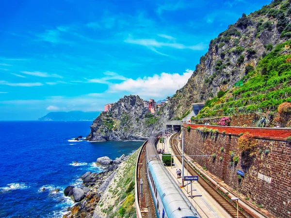 意大利海岸马那罗拉岛火车站 — 图库照片
