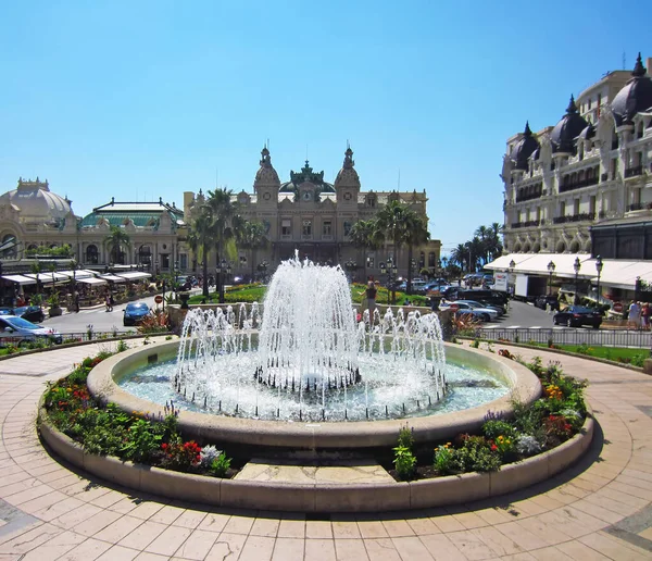 Площадь Фонтаном Монте Карло — стоковое фото