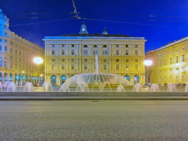 Piazza Ferrari Ночью Генуе Италия — стоковое фото