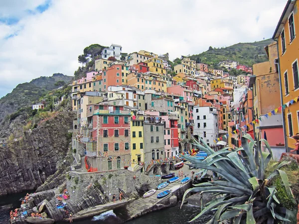 Utsikt Över Riomaggiore Vid Italiens Medelhavskust — Stockfoto