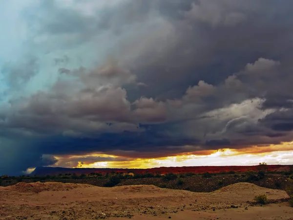 Бурі Хмари Ічігуаласто Провінційний Парк Аргентина — стокове фото