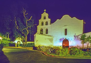 San Diego de Alcala Misyonu Kaliforniya 'da gece