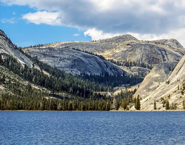 Озеро Теная Национальном Парке Йосемити Калифорния — стоковое фото