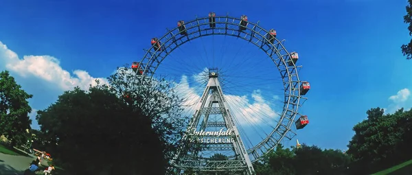 Best Known Its Giant Ferris Wheel Meters High Constructed 1896 — Fotografia de Stock