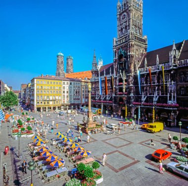 Marienplatz Münih, Almanya