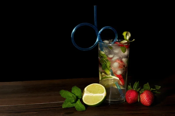 Frischer Mojito-Drink — Stockfoto