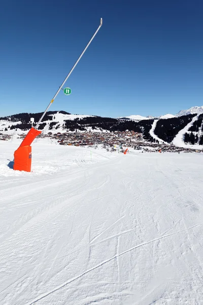 Lyžařské stopy ve francouzských Alpách — Stock fotografie