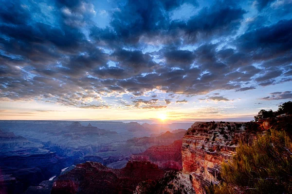 Grand Canyon at sunrise in september — Stock Photo, Image