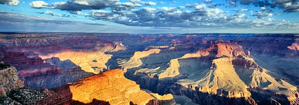Büyük Kanyon 'un panoramik görüntüsü — Stok fotoğraf