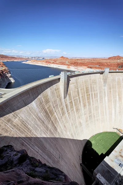 Vertical view of the Glen Dam in Page — Stock Photo, Image