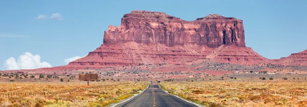 Panoramic view of long road — Stock Photo, Image