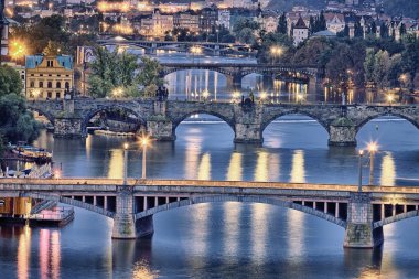 gece ünlü charles Köprüsü