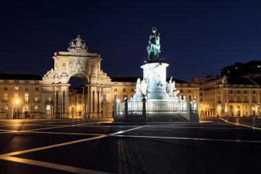 commerce square gece manzarası