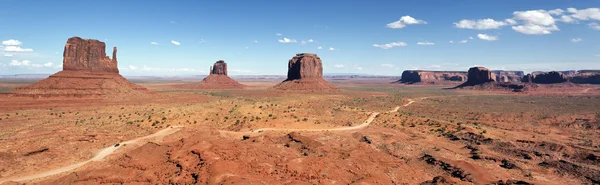 Panoramic view of Monument Valley — Stock Photo, Image
