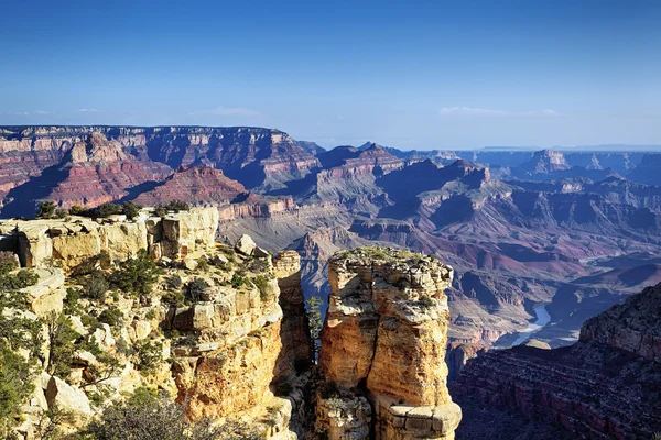 Horizontální pohled na slavné grand canyon — Stock fotografie