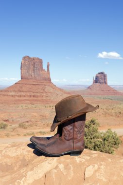 monument Valley şapka ve bot