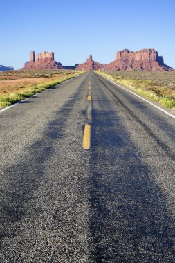 monument valley ünlü long road