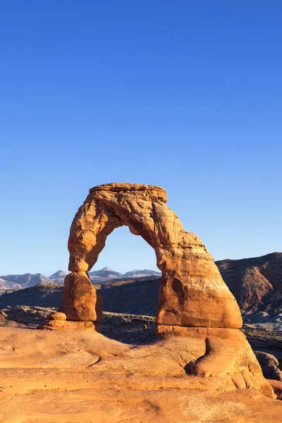 Vertical view of the famous Delicate Arch — Stock Photo, Image