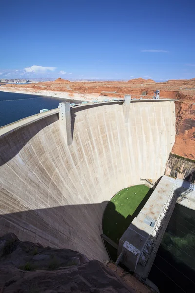 Vertikal syn på berömda glen dam — Stockfoto