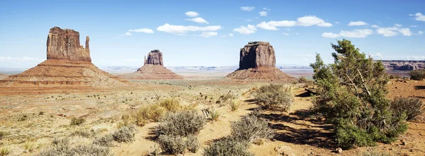 Panoramatický pohled na slavný monument valley — Stock fotografie