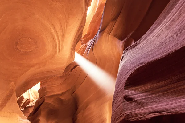 Rayon de lumière dans Antelope Canyon — Photo