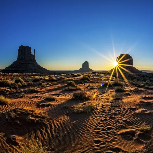 Gran amanecer en Monument Valley —  Fotos de Stock