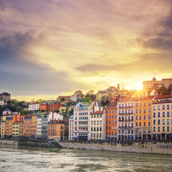 Río Saone en Lyon ciudad al atardecer — Foto de Stock