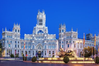 Plaza de la cibeles gece