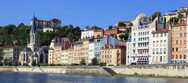 Saone Fluss mit bunten Häusern — Stockfoto