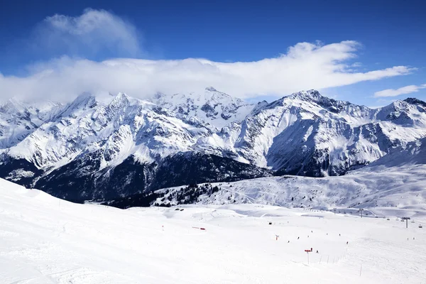 Vista horizontal de la montaña de invierno —  Fotos de Stock