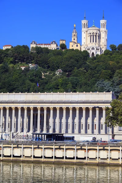 Domstolen och katedralen till lyon — Stockfoto