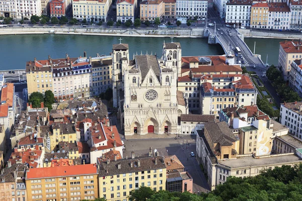 Vista de Lyon con la catedral de Saint Jean —  Fotos de Stock