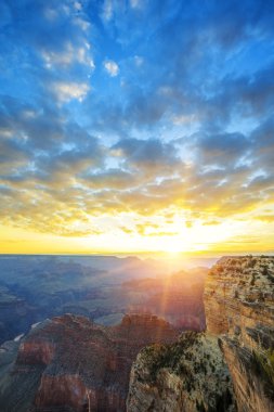 sunrise adlı ünlü Büyük Kanyon manzarası