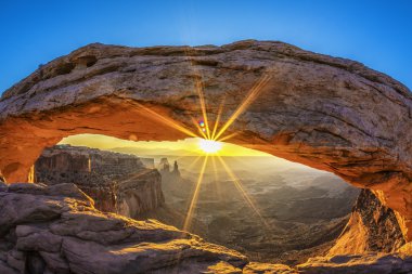 mesa arch güneş doğarken
